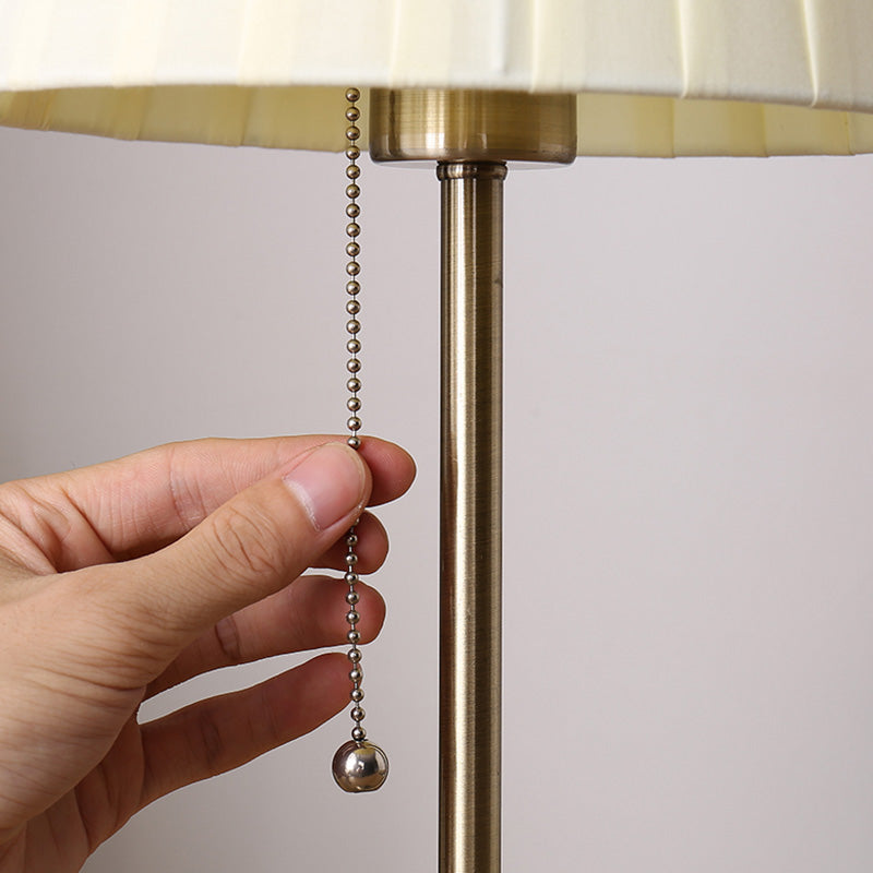 GlowCrest – Stijlvolle tafellamp met handige trekketting voor elke kamer