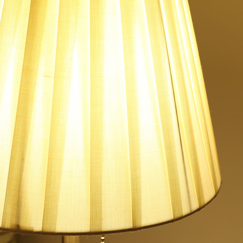 GlowCrest – Stijlvolle tafellamp met handige trekketting voor elke kamer
