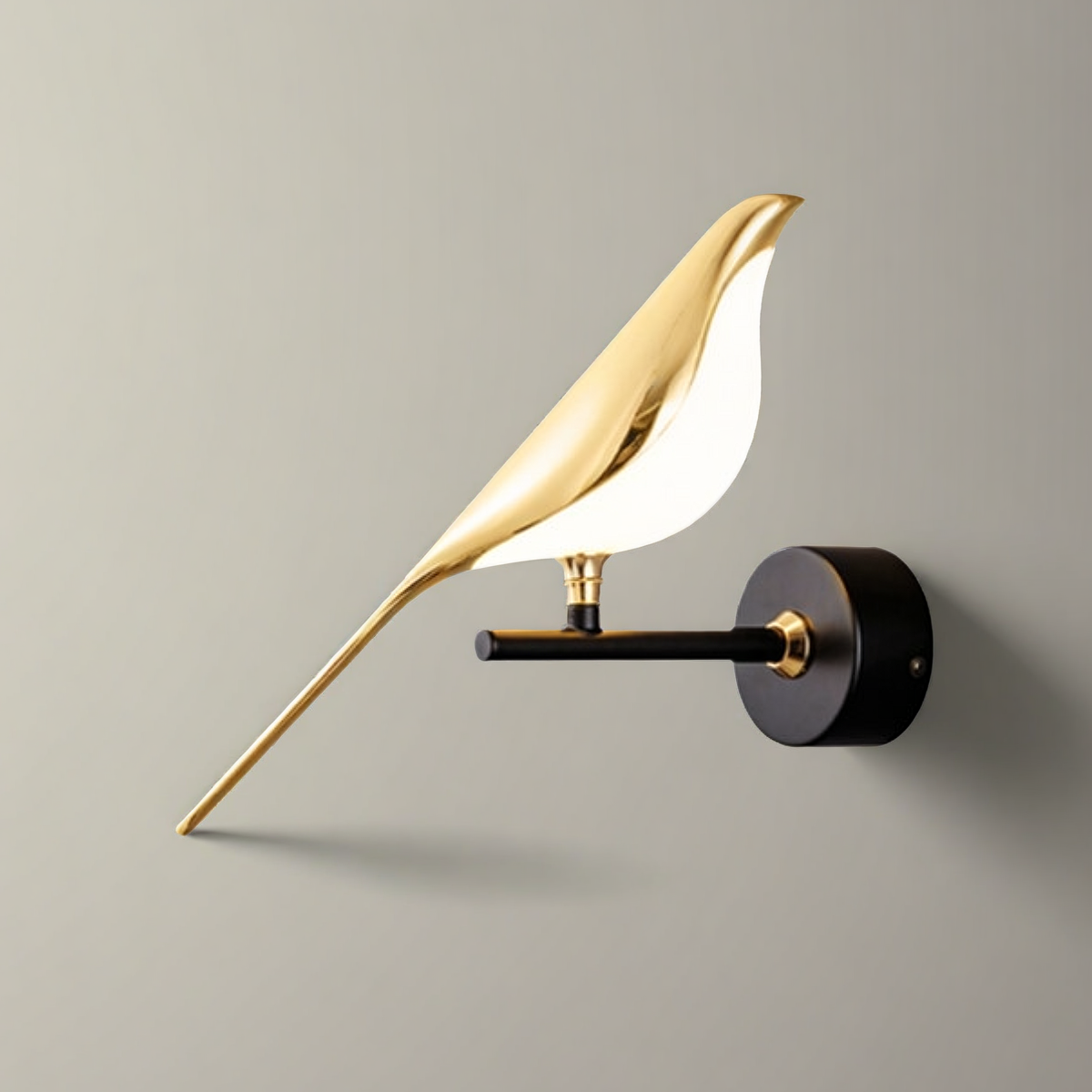 BirdLight - Stijlvolle vogelvormige wandlamp met gouden design